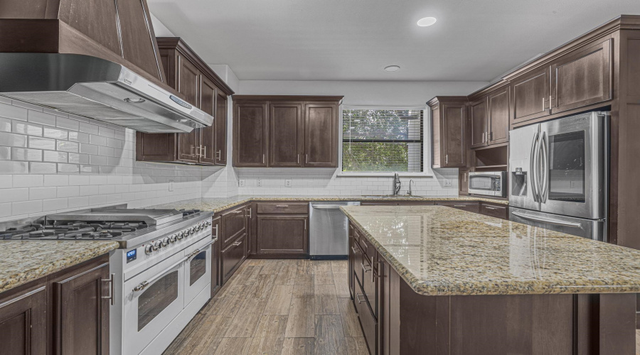3101 Mark Twain Dr, Laredo, Texas 78041, 4 Bedrooms Bedrooms, 10 Rooms Rooms,5 BathroomsBathrooms,Residential,For Sale,3101 Mark Twain Dr,20263915