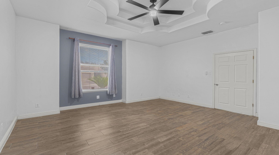 3101 Mark Twain Dr, Laredo, Texas 78041, 4 Bedrooms Bedrooms, 10 Rooms Rooms,5 BathroomsBathrooms,Residential,For Sale,3101 Mark Twain Dr,20263915