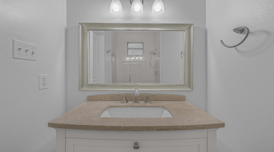 3101 Mark Twain Dr, Laredo, Texas 78041, 4 Bedrooms Bedrooms, 10 Rooms Rooms,5 BathroomsBathrooms,Residential,For Sale,3101 Mark Twain Dr,20263915