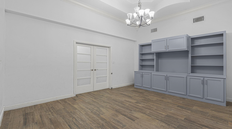 3101 Mark Twain Dr, Laredo, Texas 78041, 4 Bedrooms Bedrooms, 10 Rooms Rooms,5 BathroomsBathrooms,Residential,For Sale,3101 Mark Twain Dr,20263915