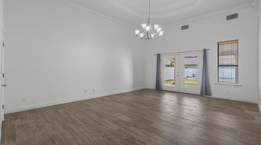 3101 Mark Twain Dr, Laredo, Texas 78041, 4 Bedrooms Bedrooms, 10 Rooms Rooms,5 BathroomsBathrooms,Residential,For Sale,3101 Mark Twain Dr,20263915