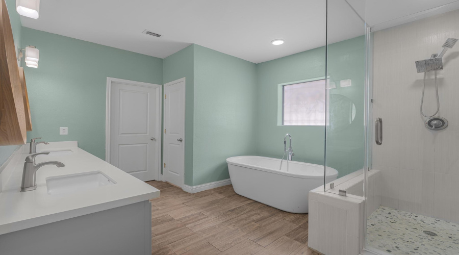 3101 Mark Twain Dr, Laredo, Texas 78041, 4 Bedrooms Bedrooms, 10 Rooms Rooms,5 BathroomsBathrooms,Residential,For Sale,3101 Mark Twain Dr,20263915