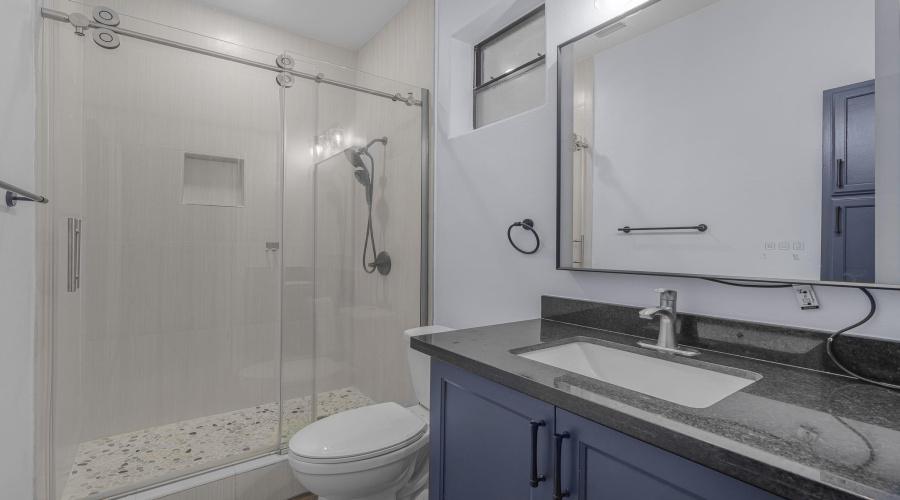 3101 Mark Twain Dr, Laredo, Texas 78041, 4 Bedrooms Bedrooms, 10 Rooms Rooms,5 BathroomsBathrooms,Residential,For Sale,3101 Mark Twain Dr,20263915