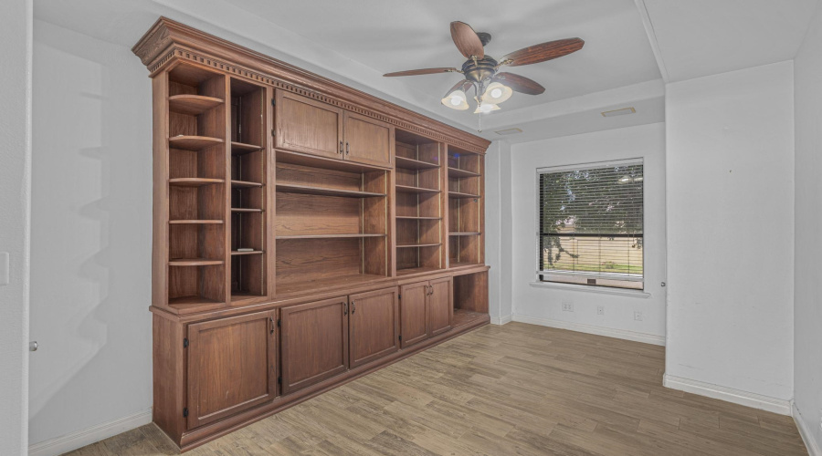 3101 Mark Twain Dr, Laredo, Texas 78041, 4 Bedrooms Bedrooms, 10 Rooms Rooms,5 BathroomsBathrooms,Residential,For Sale,3101 Mark Twain Dr,20263915