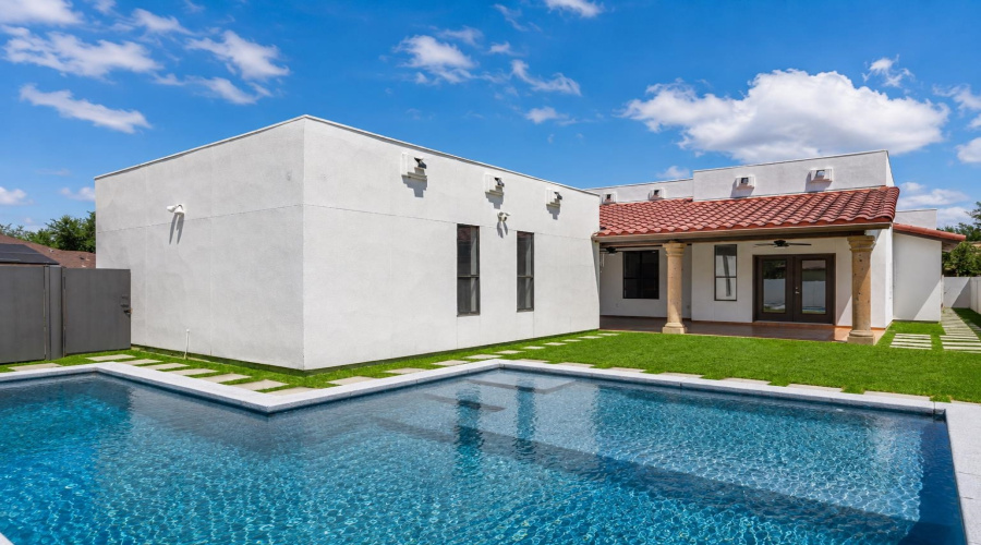 3101 Mark Twain Dr, Laredo, Texas 78041, 4 Bedrooms Bedrooms, 10 Rooms Rooms,5 BathroomsBathrooms,Residential,For Sale,3101 Mark Twain Dr,20263915