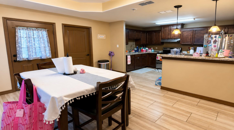 3623 Jose C Santos Dr, Laredo, Texas 78046, 3 Bedrooms Bedrooms, 6 Rooms Rooms,2 BathroomsBathrooms,Residential,For Sale,3623 Jose C Santos Dr,20263917