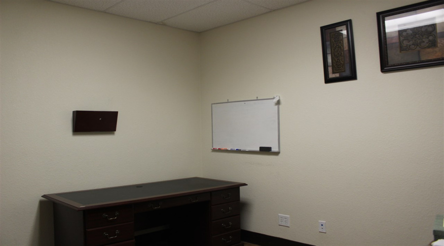6510 Polaris Dr, LAREDO, Texas 78041, 1 Room Rooms,1 BathroomBathrooms,Commercial retail/office,For Rent,6510 Polaris Dr,20263916