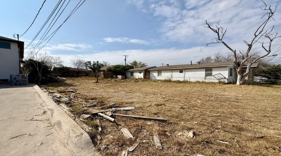 1003 Lyon St, Laredo, Texas 78040, ,Land,For Sale,1003 Lyon St,20263920