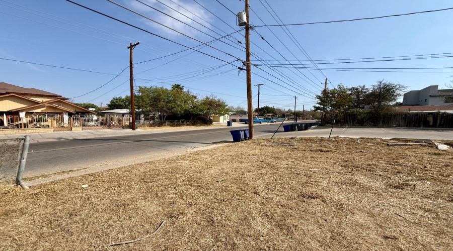 1003 Lyon St, Laredo, Texas 78040, ,Land,For Sale,1003 Lyon St,20263920