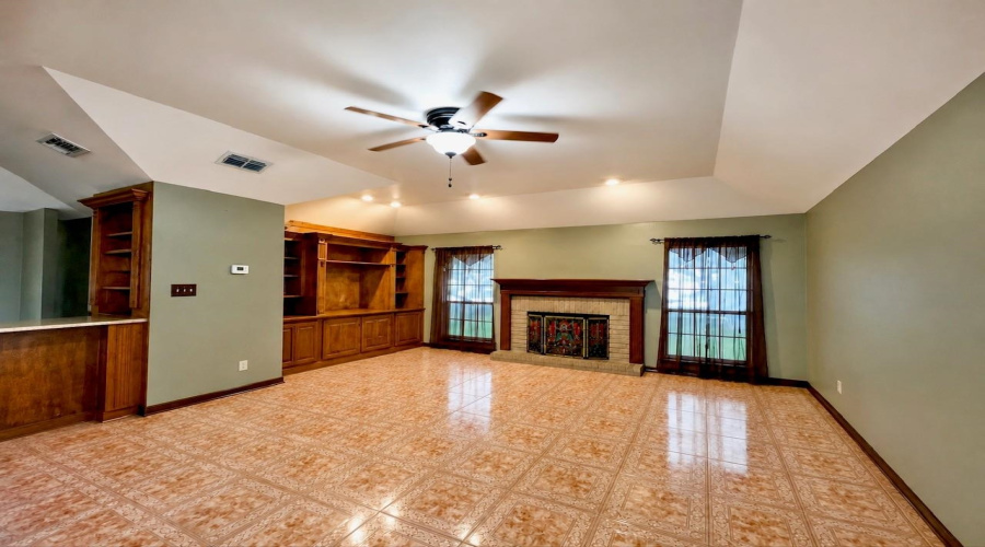 1505 Palmer Dr, Laredo, Texas 78045, 5 Bedrooms Bedrooms, 11 Rooms Rooms,6 BathroomsBathrooms,Residential,For Sale,1505 Palmer Dr,20263918