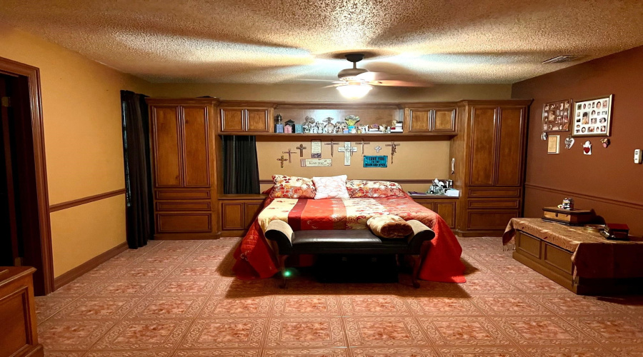 1505 Palmer Dr, Laredo, Texas 78045, 5 Bedrooms Bedrooms, 11 Rooms Rooms,6 BathroomsBathrooms,Residential,For Sale,1505 Palmer Dr,20263918