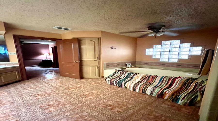 1505 Palmer Dr, Laredo, Texas 78045, 5 Bedrooms Bedrooms, 11 Rooms Rooms,6 BathroomsBathrooms,Residential,For Sale,1505 Palmer Dr,20263918