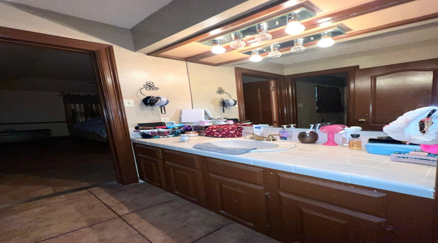 1505 Palmer Dr, Laredo, Texas 78045, 5 Bedrooms Bedrooms, 11 Rooms Rooms,6 BathroomsBathrooms,Residential,For Sale,1505 Palmer Dr,20263918