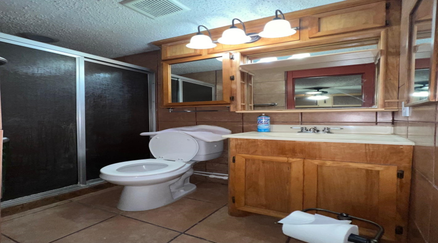 1505 Palmer Dr, Laredo, Texas 78045, 5 Bedrooms Bedrooms, 11 Rooms Rooms,6 BathroomsBathrooms,Residential,For Sale,1505 Palmer Dr,20263918
