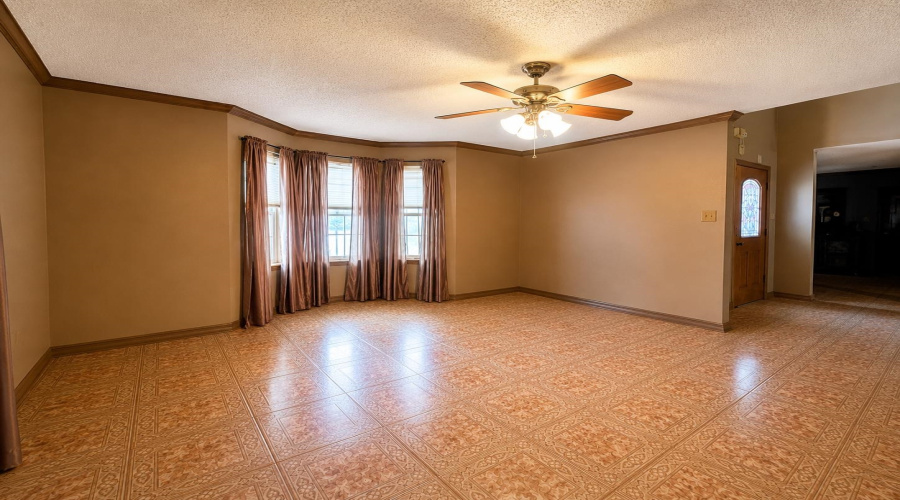 1505 Palmer Dr, Laredo, Texas 78045, 5 Bedrooms Bedrooms, 11 Rooms Rooms,6 BathroomsBathrooms,Residential,For Sale,1505 Palmer Dr,20263918