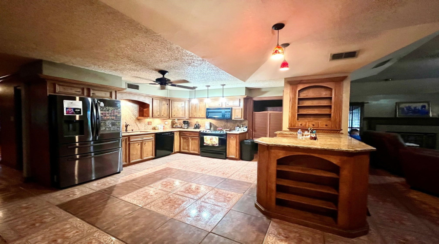1505 Palmer Dr, Laredo, Texas 78045, 5 Bedrooms Bedrooms, 11 Rooms Rooms,6 BathroomsBathrooms,Residential,For Sale,1505 Palmer Dr,20263918