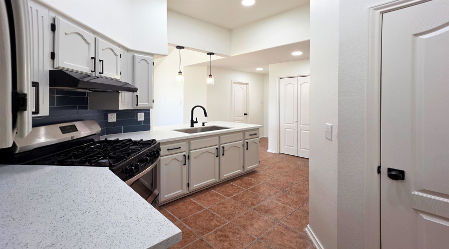 3325 Cuatro Vientos Dr, laredo, Texas 78046, 3 Bedrooms Bedrooms, 3 Rooms Rooms,2 BathroomsBathrooms,Residential,For Sale,3325 Cuatro Vientos Dr,20263919