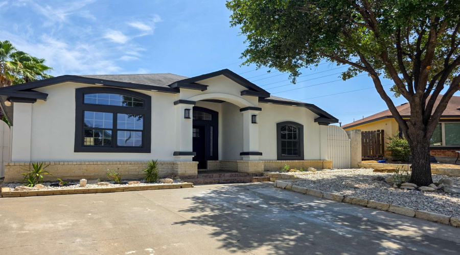 3325 Cuatro Vientos Dr, laredo, Texas 78046, 3 Bedrooms Bedrooms, 3 Rooms Rooms,2 BathroomsBathrooms,Residential,For Sale,3325 Cuatro Vientos Dr,20263919