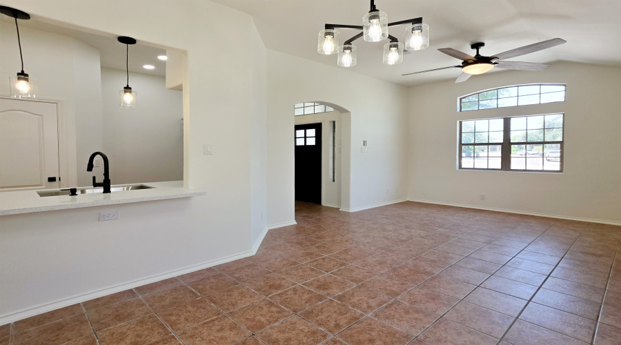 3325 Cuatro Vientos Dr, laredo, Texas 78046, 3 Bedrooms Bedrooms, 3 Rooms Rooms,2 BathroomsBathrooms,Residential,For Sale,3325 Cuatro Vientos Dr,20263919