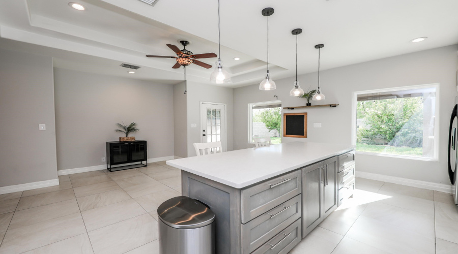 216 Newcastle Dr, Laredo, Texas 78045, 4 Bedrooms Bedrooms, 7 Rooms Rooms,2 BathroomsBathrooms,Residential,For Sale,216 Newcastle Dr,20263921