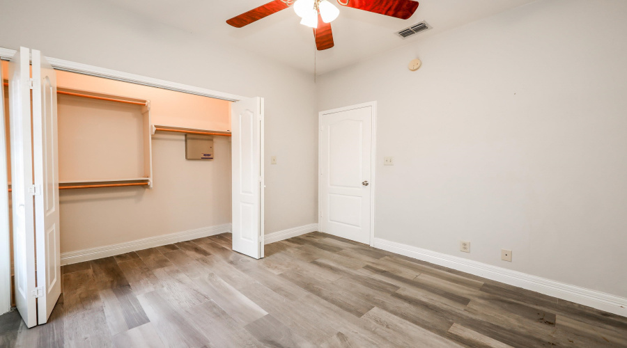 216 Newcastle Dr, Laredo, Texas 78045, 4 Bedrooms Bedrooms, 7 Rooms Rooms,2 BathroomsBathrooms,Residential,For Sale,216 Newcastle Dr,20263921