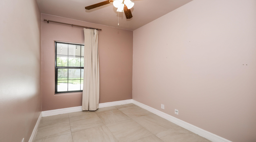 216 Newcastle Dr, Laredo, Texas 78045, 4 Bedrooms Bedrooms, 7 Rooms Rooms,2 BathroomsBathrooms,Residential,For Sale,216 Newcastle Dr,20263921