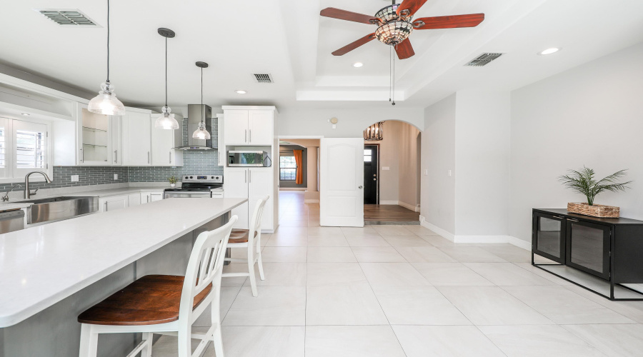216 Newcastle Dr, Laredo, Texas 78045, 4 Bedrooms Bedrooms, 7 Rooms Rooms,2 BathroomsBathrooms,Residential,For Sale,216 Newcastle Dr,20263921