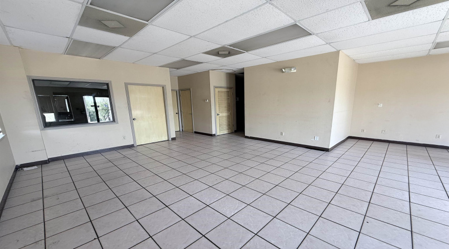 14401 Atlanta Dr, LAREDO, Texas 78045-0000, 1 Bedroom Bedrooms, 21 Rooms Rooms,3 BathroomsBathrooms,Commercial/industrial,For Rent,14401 Atlanta Dr,20263923