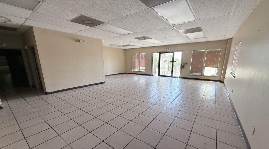 14401 Atlanta Dr, LAREDO, Texas 78045-0000, 1 Bedroom Bedrooms, 21 Rooms Rooms,3 BathroomsBathrooms,Commercial/industrial,For Rent,14401 Atlanta Dr,20263923