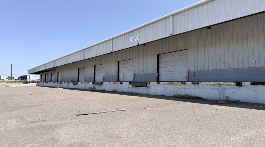 14401 Atlanta Dr, LAREDO, Texas 78045-0000, 1 Bedroom Bedrooms, 21 Rooms Rooms,3 BathroomsBathrooms,Commercial/industrial,For Rent,14401 Atlanta Dr,20263923