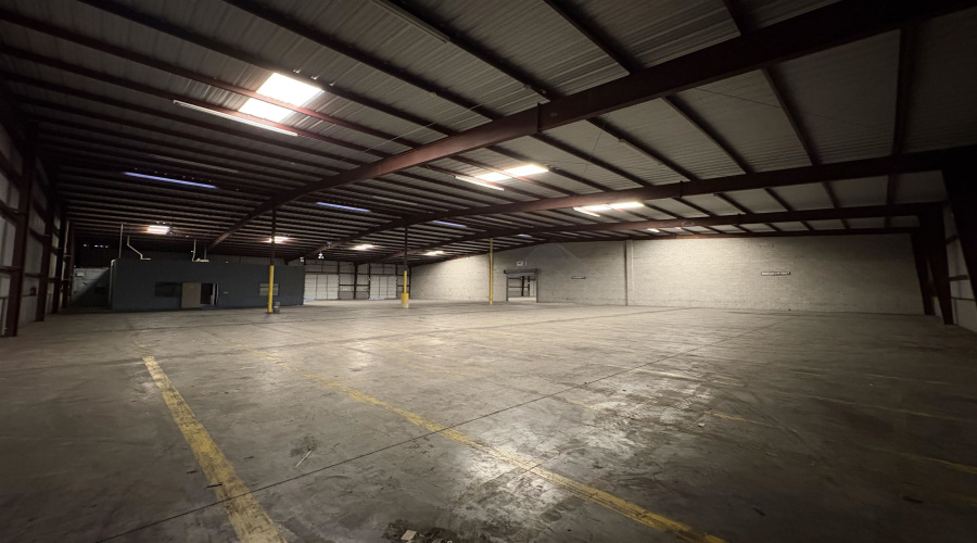 14401 Atlanta Dr, LAREDO, Texas 78045-0000, 1 Bedroom Bedrooms, 21 Rooms Rooms,3 BathroomsBathrooms,Commercial/industrial,For Rent,14401 Atlanta Dr,20263923