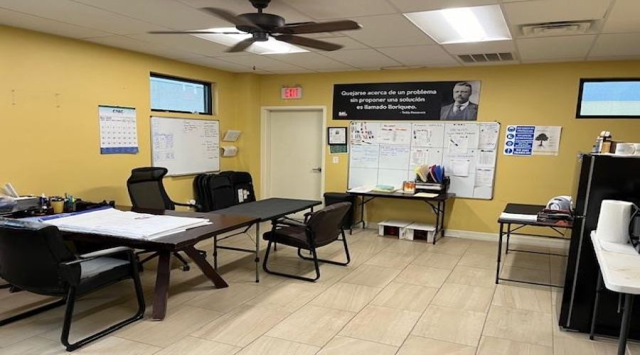 2715 E Del Mar Blvd, Laredo, Texas 78045, 1 Room Rooms,1 BathroomBathrooms,Commercial retail/office,For Rent,2715 E Del Mar Blvd,20263931