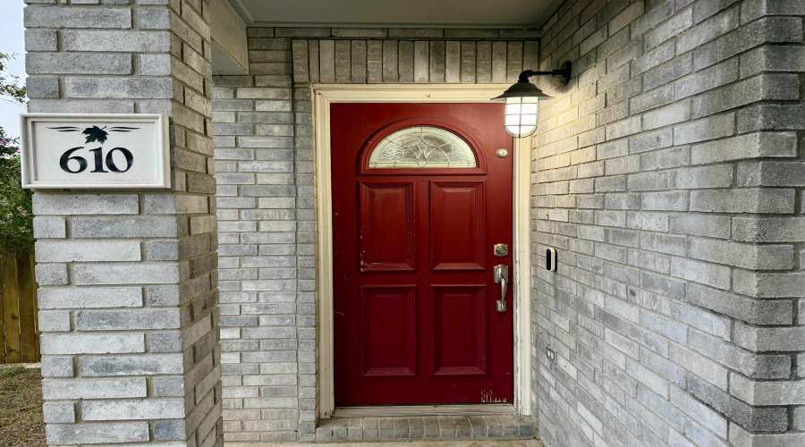 610 Sheep Trail Dr., KYLE, Texas 78640, 4 Bedrooms Bedrooms, 7 Rooms Rooms,2 BathroomsBathrooms,Residential,For Sale,610 Sheep Trail Dr.,20263924