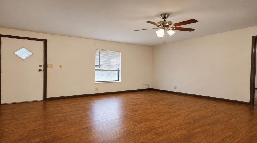 603 Lobo Lp, LAREDO, Texas 78045, 3 Bedrooms Bedrooms, 5 Rooms Rooms,2 BathroomsBathrooms,Residential,For Rent,603 Lobo Lp,20263925