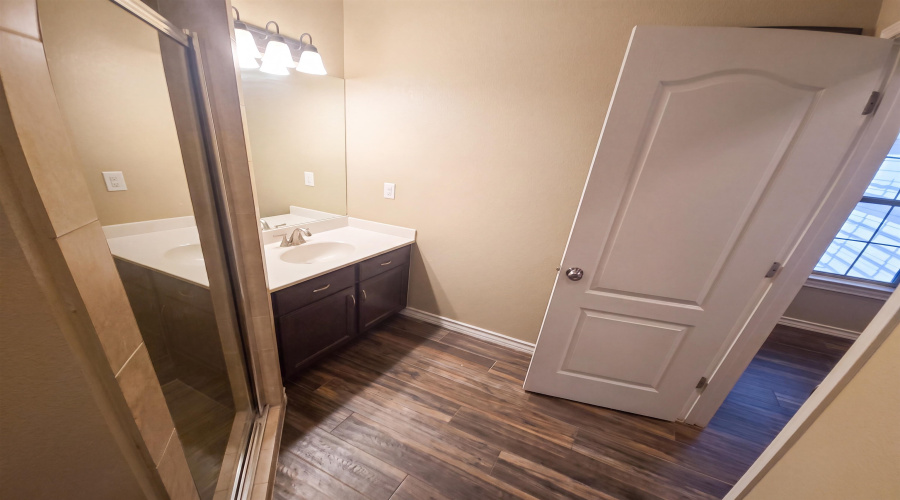 4517 Vanessita Crt, Laredo, Texas 78046-8839, 3 Bedrooms Bedrooms, 6 Rooms Rooms,2 BathroomsBathrooms,Residential,For Sale,4517 Vanessita Crt,20263926