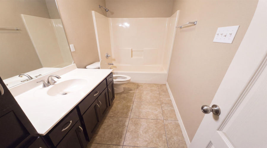 4517 Vanessita Crt, Laredo, Texas 78046-8839, 3 Bedrooms Bedrooms, 6 Rooms Rooms,2 BathroomsBathrooms,Residential,For Sale,4517 Vanessita Crt,20263926
