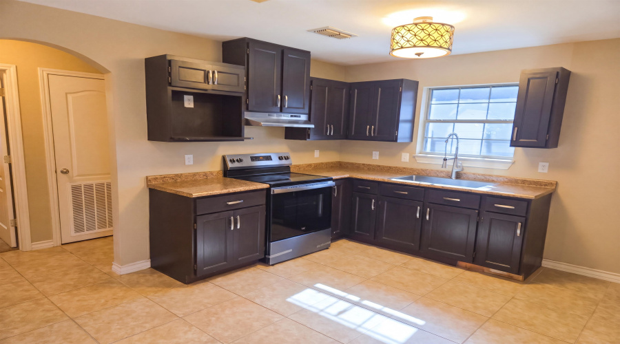 4517 Vanessita Crt, Laredo, Texas 78046-8839, 3 Bedrooms Bedrooms, 6 Rooms Rooms,2 BathroomsBathrooms,Residential,For Sale,4517 Vanessita Crt,20263926