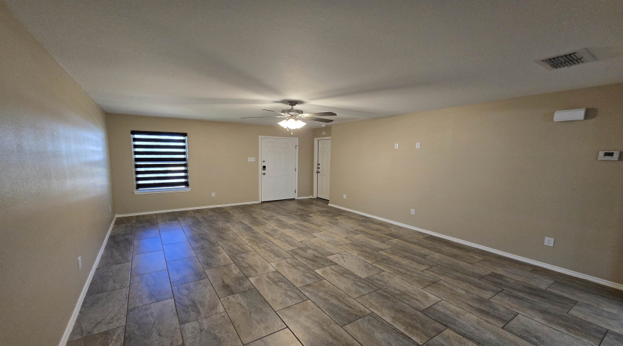 5821 Doctorado Dr., Laredo, Texas 78046, 3 Bedrooms Bedrooms, 4 Rooms Rooms,2 BathroomsBathrooms,Residential,For Rent,5821 Doctorado Dr.,20263927