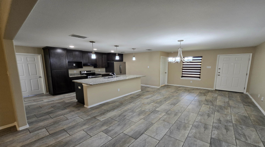 5821 Doctorado Dr., Laredo, Texas 78046, 3 Bedrooms Bedrooms, 4 Rooms Rooms,2 BathroomsBathrooms,Residential,For Rent,5821 Doctorado Dr.,20263927
