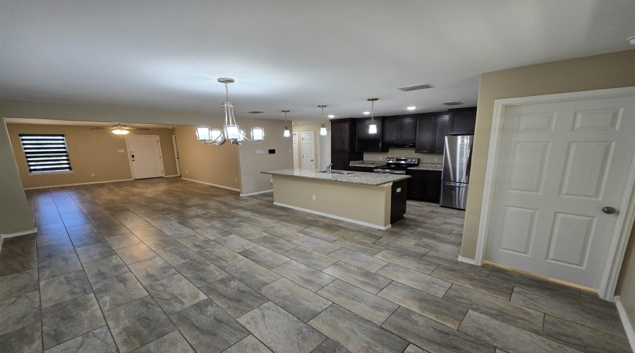 5821 Doctorado Dr., Laredo, Texas 78046, 3 Bedrooms Bedrooms, 4 Rooms Rooms,2 BathroomsBathrooms,Residential,For Rent,5821 Doctorado Dr.,20263927