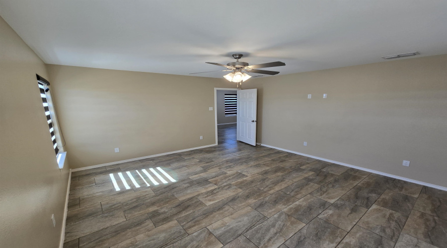 5821 Doctorado Dr., Laredo, Texas 78046, 3 Bedrooms Bedrooms, 4 Rooms Rooms,2 BathroomsBathrooms,Residential,For Rent,5821 Doctorado Dr.,20263927