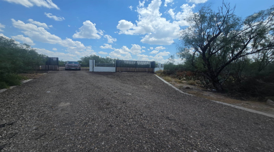 00 Ranch Rd, Webb County, Texas 78044, 2 Bedrooms Bedrooms, 4 Rooms Rooms,1 BathroomBathrooms,Residential,For Sale,00 Ranch Rd,20263929