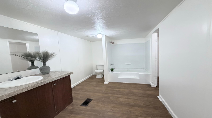 4526 La Cienega Ln, Laredo, Texas 78046, 3 Bedrooms Bedrooms, 7 Rooms Rooms,3 BathroomsBathrooms,Residential,For Sale,4526 La Cienega Ln,20263932