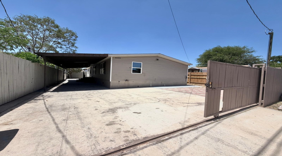 4526 La Cienega Ln, Laredo, Texas 78046, 3 Bedrooms Bedrooms, 7 Rooms Rooms,3 BathroomsBathrooms,Residential,For Sale,4526 La Cienega Ln,20263932