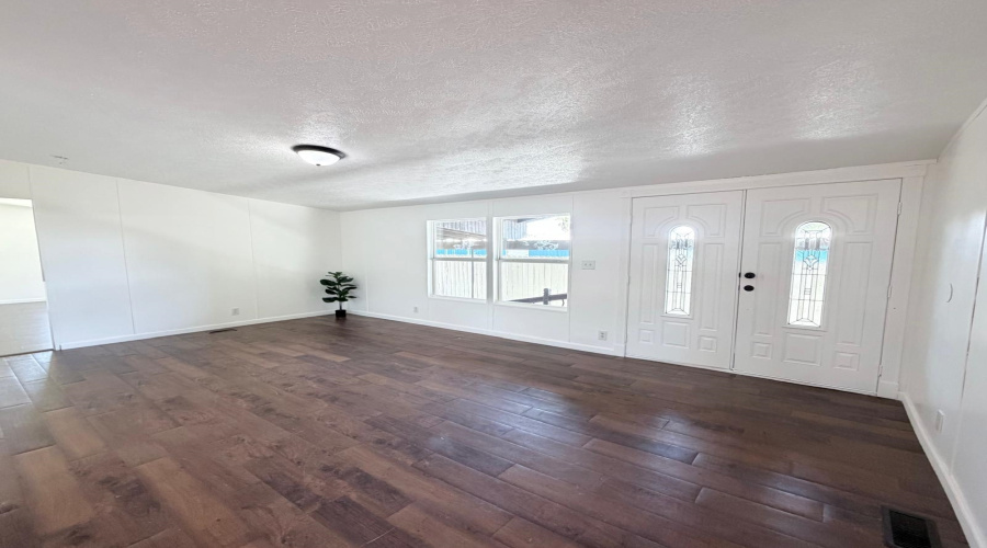 4526 La Cienega Ln, Laredo, Texas 78046, 3 Bedrooms Bedrooms, 7 Rooms Rooms,3 BathroomsBathrooms,Residential,For Sale,4526 La Cienega Ln,20263932