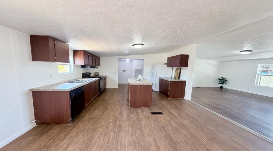 4526 La Cienega Ln, Laredo, Texas 78046, 3 Bedrooms Bedrooms, 7 Rooms Rooms,3 BathroomsBathrooms,Residential,For Sale,4526 La Cienega Ln,20263932