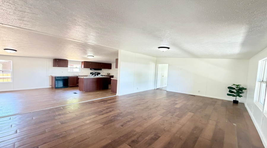 4526 La Cienega Ln, Laredo, Texas 78046, 3 Bedrooms Bedrooms, 7 Rooms Rooms,3 BathroomsBathrooms,Residential,For Sale,4526 La Cienega Ln,20263932