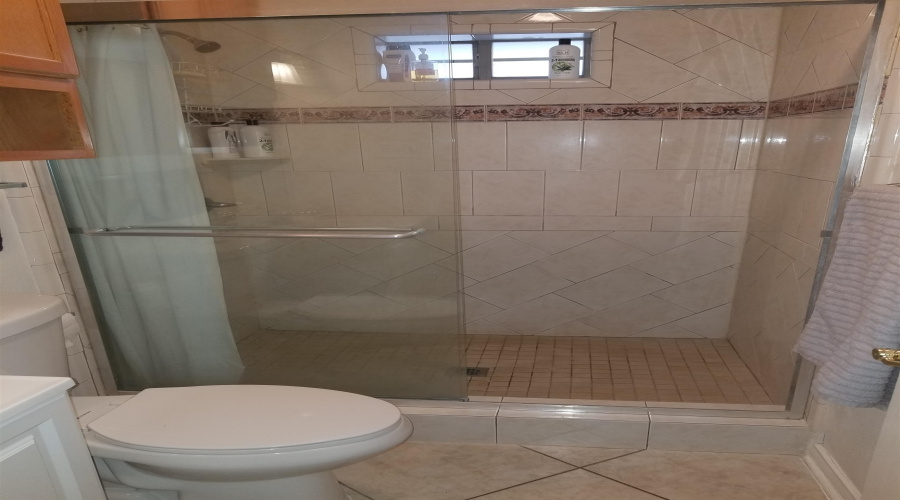 115 Yellowstone Lake Dr, Laredo, Texas 78041, 4 Bedrooms Bedrooms, 7 Rooms Rooms,3 BathroomsBathrooms,Residential,For Sale,115 Yellowstone Lake Dr,20261260