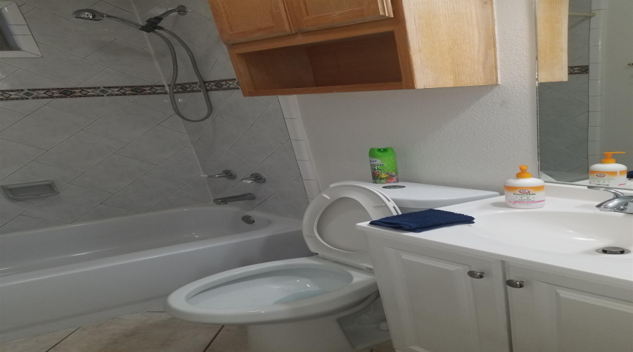 115 Yellowstone Lake Dr, Laredo, Texas 78041, 4 Bedrooms Bedrooms, 7 Rooms Rooms,3 BathroomsBathrooms,Residential,For Sale,115 Yellowstone Lake Dr,20261260