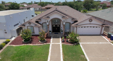 115 Yellowstone Lake Dr, Laredo, Texas 78041, 4 Bedrooms Bedrooms, 7 Rooms Rooms,3 BathroomsBathrooms,Residential,For Sale,115 Yellowstone Lake Dr,20261260